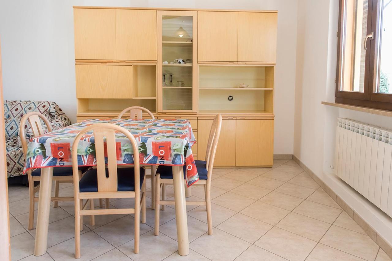 S130 - Sirolo, deliziosa villetta con terrazzo Esterno foto