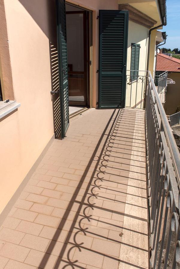S130 - Sirolo, deliziosa villetta con terrazzo Esterno foto