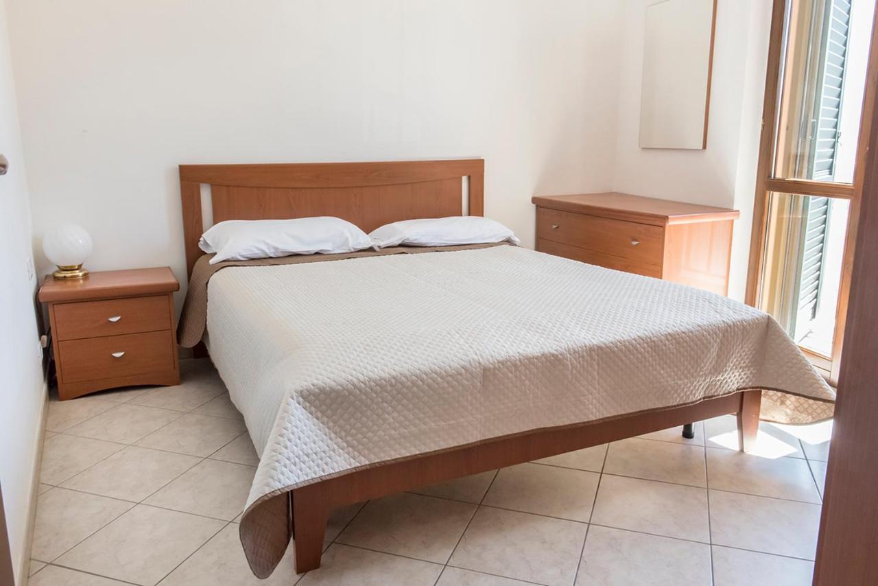S130 - Sirolo, deliziosa villetta con terrazzo Esterno foto
