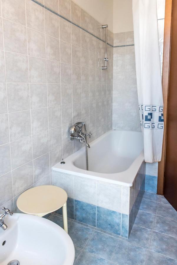 S130 - Sirolo, deliziosa villetta con terrazzo Esterno foto